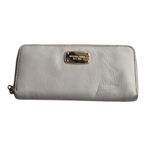 Michael Kors Wallet Womens White Gold Zip Around Logo Good Condition Flaw